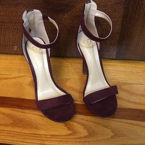COPY - Burgundy heels!